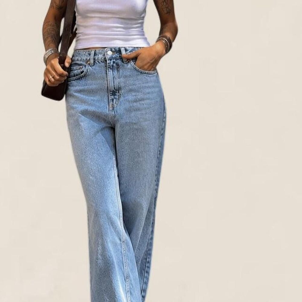 Weekday Rowe light wash high waist straight leg jeans size 26